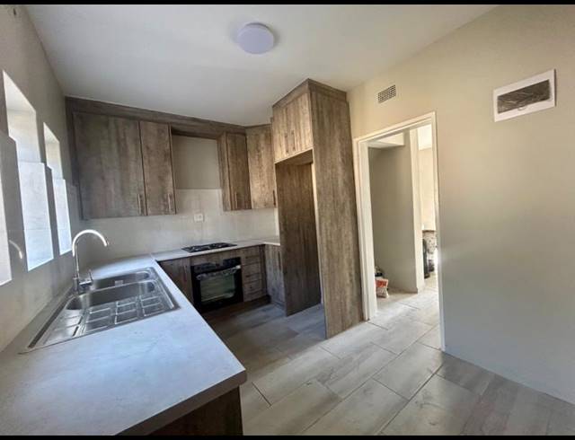 3 BEDROOM HOUSE FOR SALE IN VANDERBIJLPARK CW 1